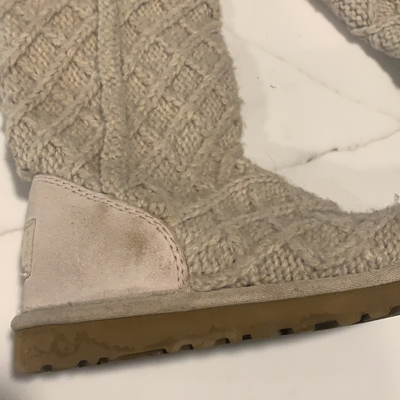 UGG Classic Cardy Boot, Size 6 - Picture 5 of 6